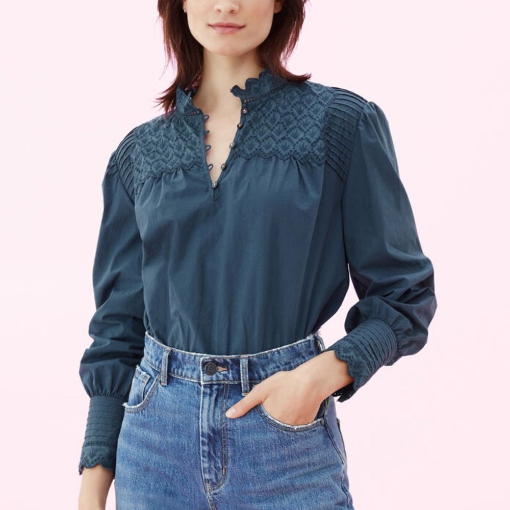 LA VIE EMBROIDERED POPLIN TOP - Size Small
